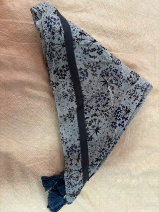 Pañuelo Dayaday con borlas