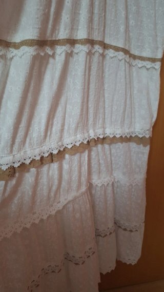 Vestido largo blanco con volantes
