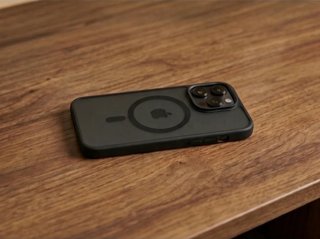 Cover MagSafe nera per iPhone 13 Pro