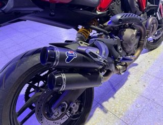 Ducati Monster 821 Roja