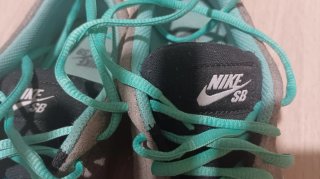 Zapatillas Nike SB grises y turquesa