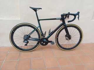Cannondale SuperSix EVO impoluta.