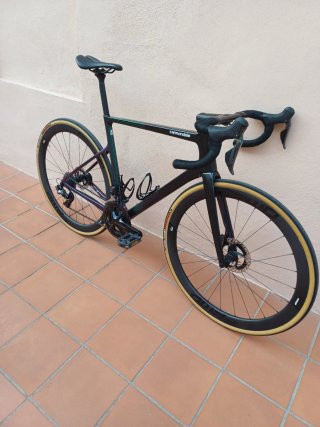 Cannondale SuperSix EVO impoluta.