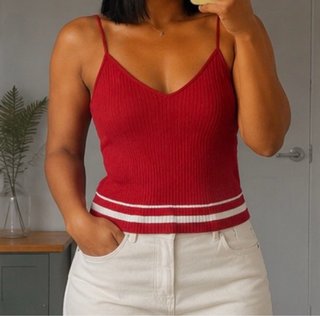 Top rojo de tirantes Bershka - Talla L