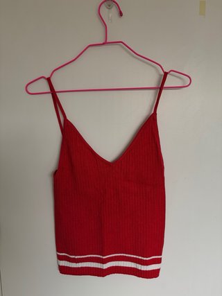 Top rojo de tirantes Bershka - Talla L