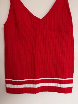 Top rojo de tirantes Bershka - Talla L