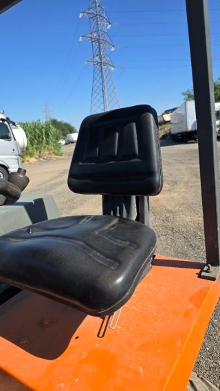 Dumper Ausa 2000kg con pala 4x4