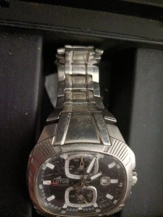 Reloj Lotus Cronógrafo Negro y Plateado