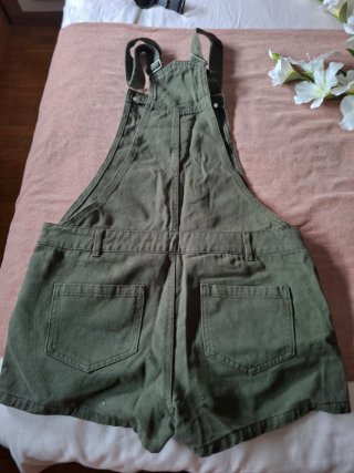 Peto corto vaquero verde con parches