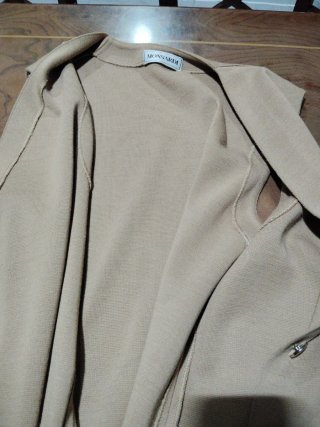 Traje Monsardi Mujer Beige talla 46 y camisa 38