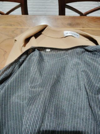 Traje Monsardi Mujer Beige talla 46 y camisa 38
