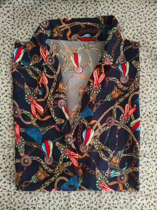 Camisa vintage estampado cadena manga corta