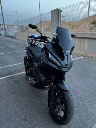 Honda X-ADV 750 2024 Negra