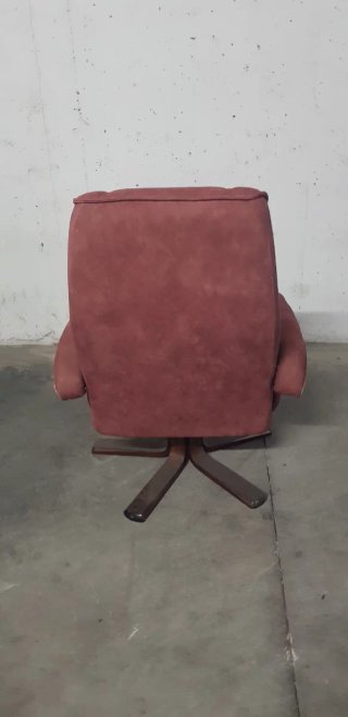 Sillón giratorio burdeos