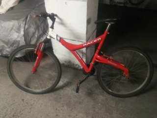 Bicicleta de Montaña Roja RACER