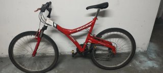 Bicicleta de Montaña Roja RACER