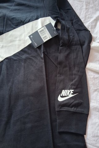 Camiseta Nike Manga Larga Jumbo Swoosh XS