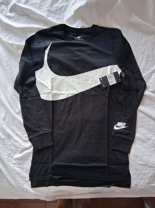Camiseta Nike Manga Larga Jumbo Swoosh XS