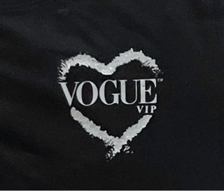 Tallas XS / S / M / L / XL. Camiseta VOGUE VIP
