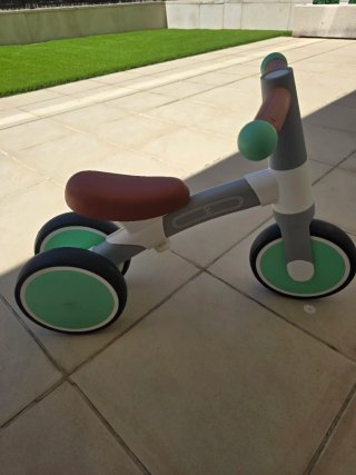 Bicicleta correpasillos 3 ruedas