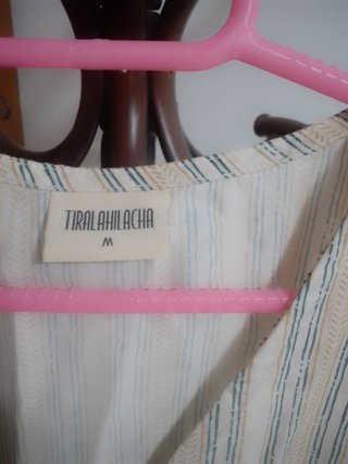 Vestido cruzado de rayas beige
