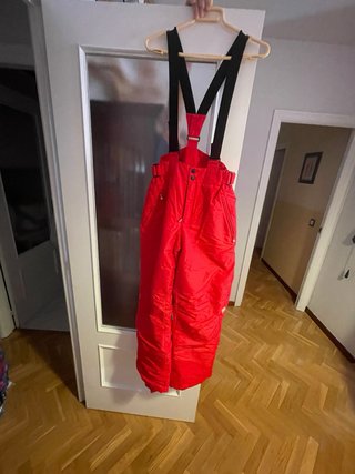 Pantalón de esquí rojo con tirantes