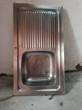 Fregadero de acero inoxidable para encastrar.