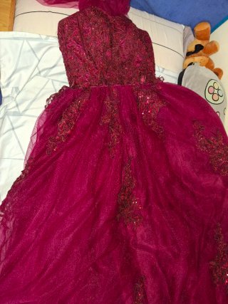 Vestido de Quinceañera Burdeos o granate uso 1 vez