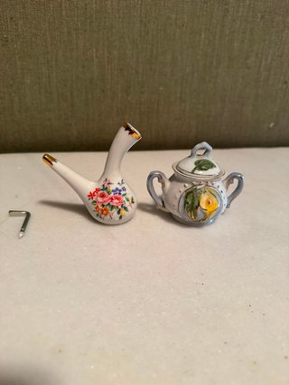 Miniaturas porcelana: tetera y porrón floral