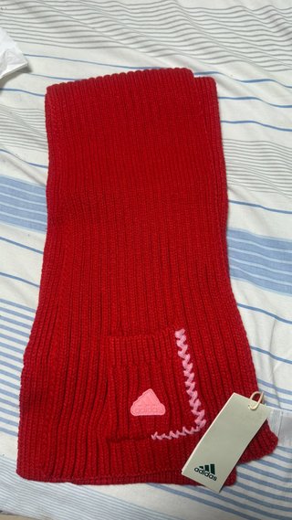 Bufanda Adidas V Logo Roja