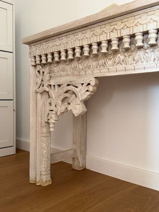 Consola de madera maciza de mango blanco antiguo