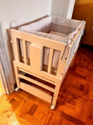 Minicuna colecho madera con ruedas
