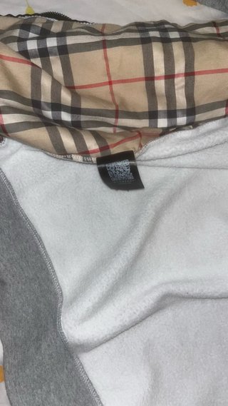 Sudadera Burberry Gris con Forro Tartán