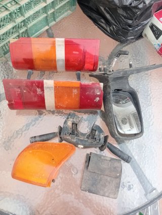 Piezas de coche For Courier pilotos, espejo y más