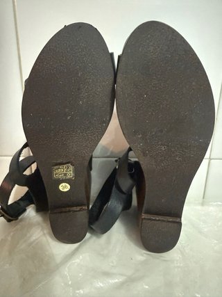 Sandalias de piel negras