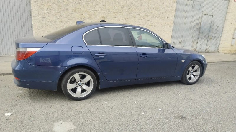 BMW Serie 5 2005 - foto 1