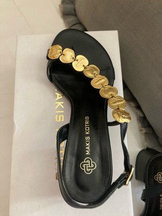Sandalias Makis Kotris Piel Negro y Dorado