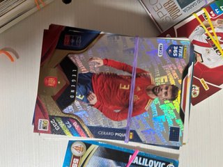 Pack cromos fútbol Champions League, tops Canicas