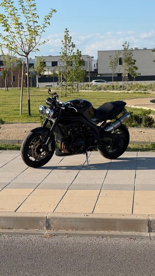 Triumph Speed Triple 1050 Negra