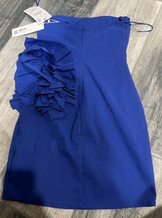 Vestido azul con volantes