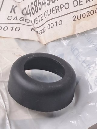 04685498AB Soporte antena Jeep Chrysler