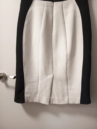 Vestido negro y blanco sin mangas