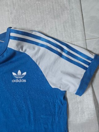 Camiseta Adidas Originals Azul y Blanca 13-14 años