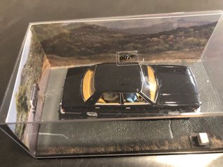 Coche de colección a escala