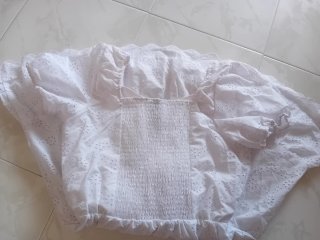Vestido blanco bordado y regalo el bolso