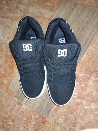 Zapatillas DC Shoes Negras y Blancas