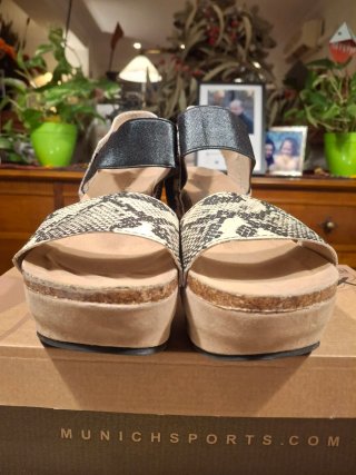 Sandalias cuña Pierre Dumas beige/negro