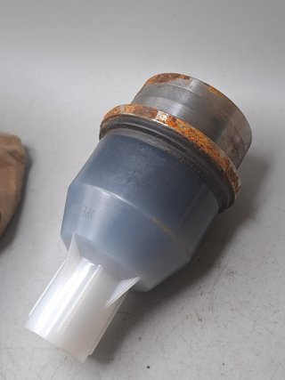 5135651AA Rotula susp inf del Jeep