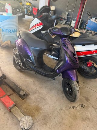 Piaggio Zip SP Morado