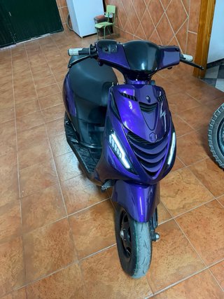 Piaggio Zip SP Morado